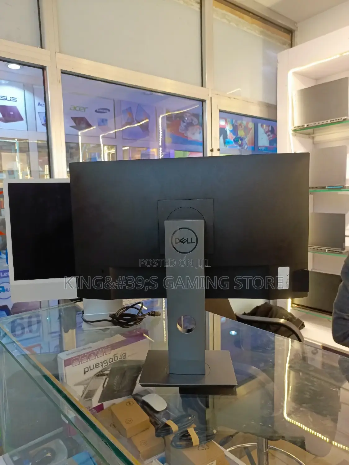 Dell Monitor 
Frameless Monitor 
Screen Size "24" Inch
