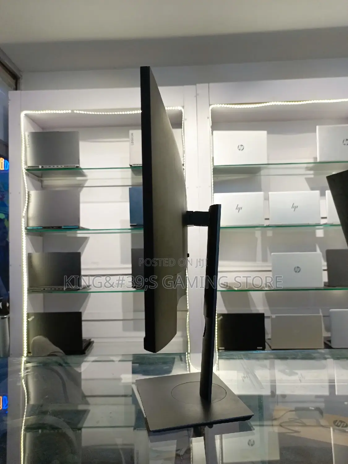 Dell Monitor 
Frameless Monitor 
Screen Size "24" Inch
