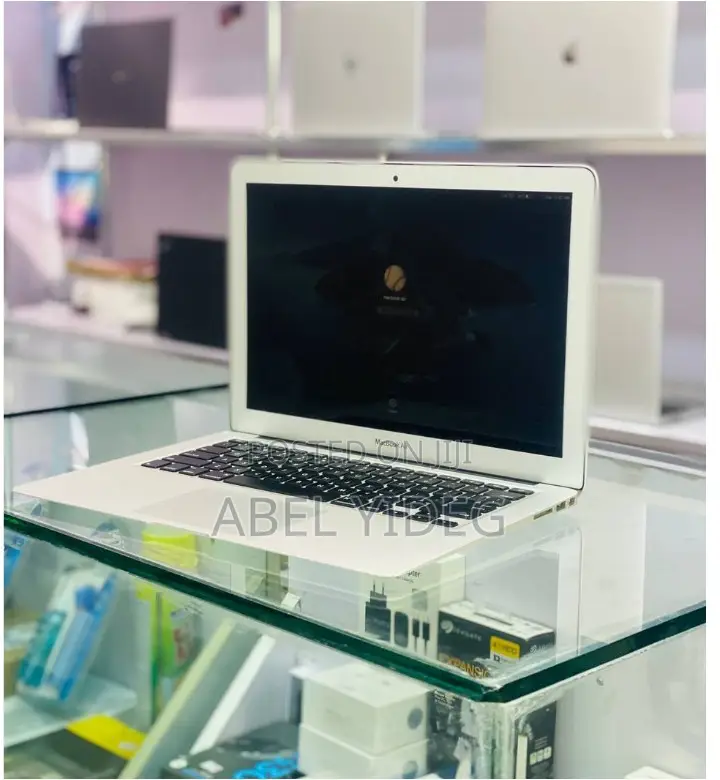 Laptop Apple MacBook Pro 2017 8GB Intel Core I5 SSD 128GB