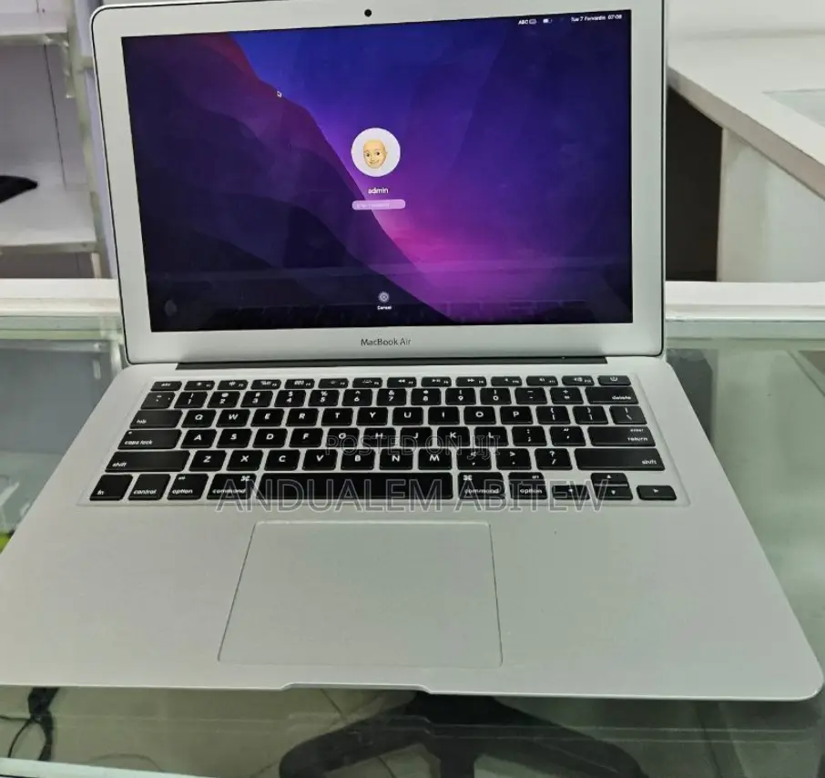 New Laptop Apple MacBook Air 2017 8GB Intel Core I5 SSD 256GB