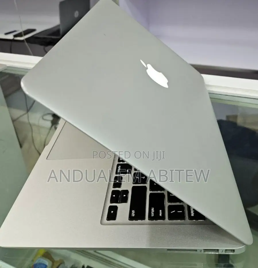 New Laptop Apple MacBook Air 2017 8GB Intel Core I5 SSD 256GB