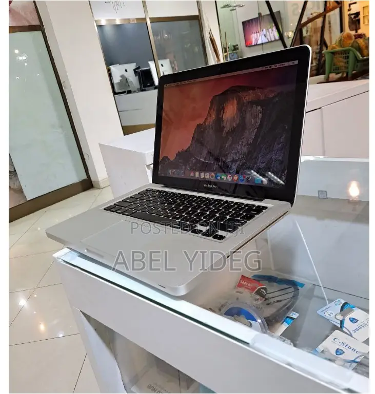 New Laptop Apple MacBook Pro 2012 8GB Intel Core 2 Duo HDD 320GB