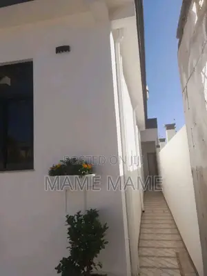 5bdrm Villa in Addis Abeba, Bole for sale