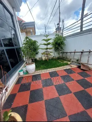5bdrm Villa in Addis Abeba, Bole for sale