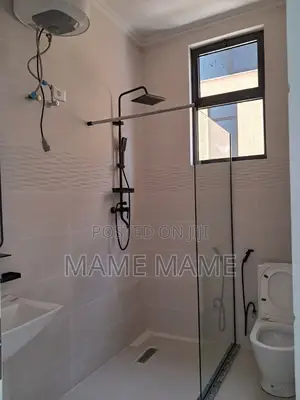 5bdrm Villa in Addis Abeba, Bole for sale