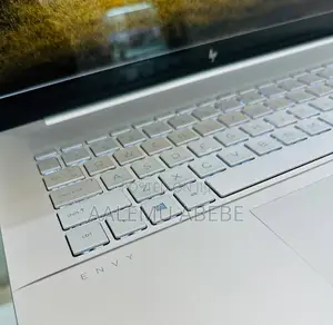 New Laptop HP Envy 17 16GB Intel Core I7 SSD 512GB
