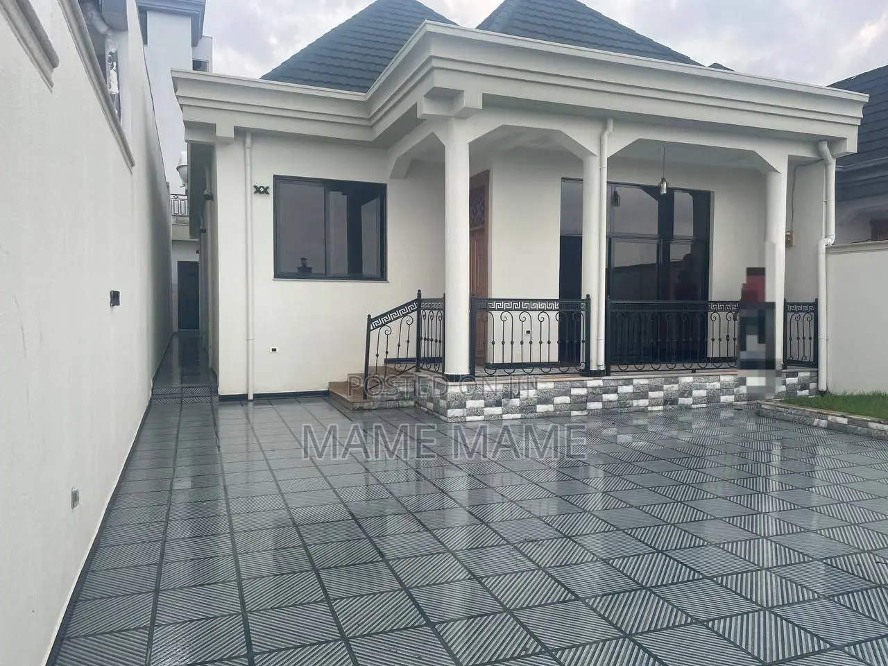 5bdrm Villa in Addis Abeba, Bole for sale