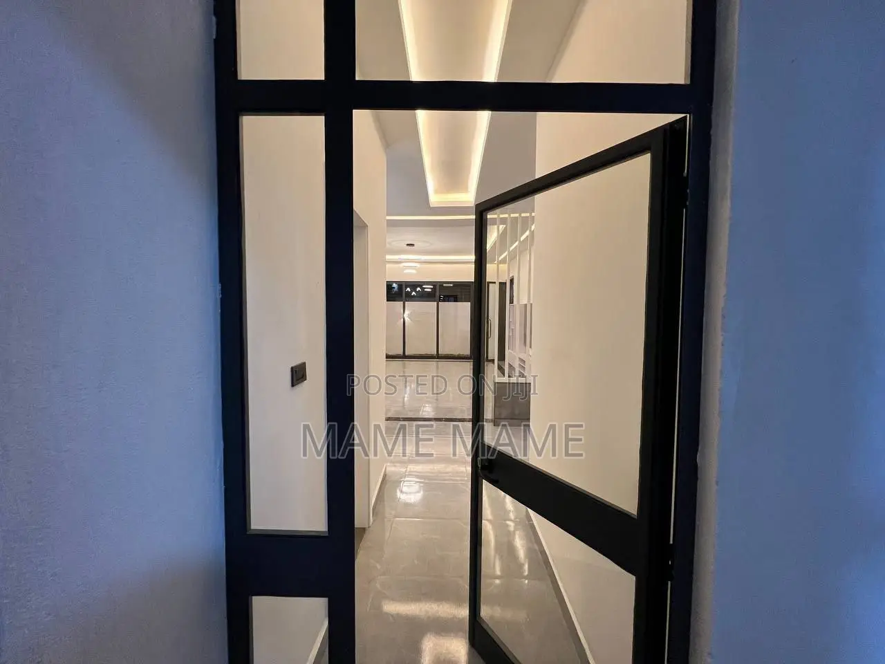9bdrm House in Legt Afo, Bole for sale