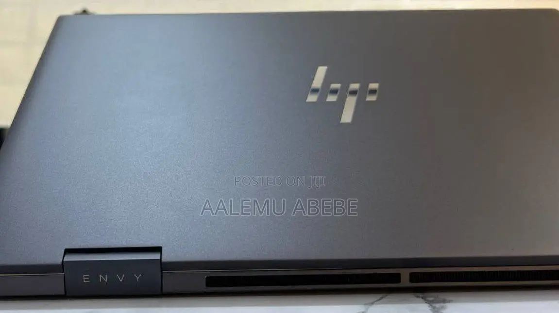New Laptop HP Envy X360 8GB AMD Ryzen 5 SSD 512GB