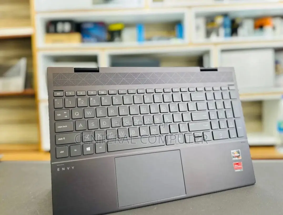 New Laptop HP Envy 17-3000 16GB AMD Ryzen 7 SSD 512GB