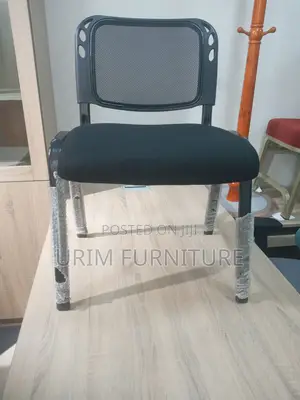 Mashe Gust Chair Whit Out Arm
