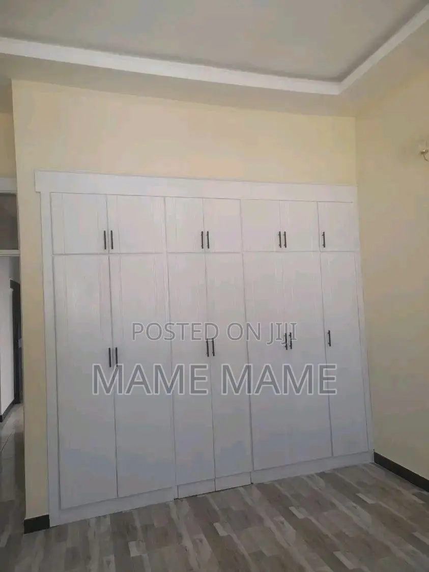 5bdrm Villa in Addis Abeba, Bole for sale