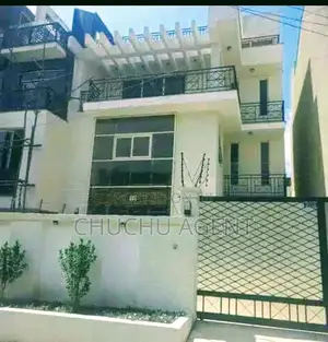 6bdrm Townhouse/Terrace in Bole for sale