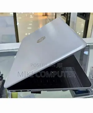 New Laptop HP Pavilion 10 8GB Intel Core i5 SSD 512GB