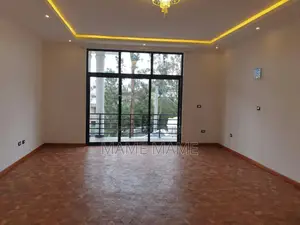 8bdrm House in Addis Abeba, Bole for sale