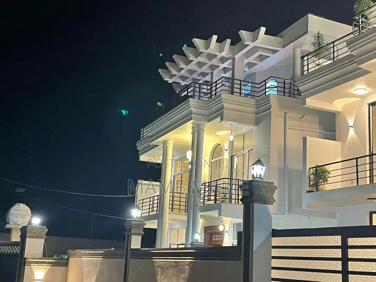 8bdrm House in Addis Abeba, Bole for sale