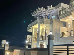 8bdrm House in Addis Abeba, Bole for sale