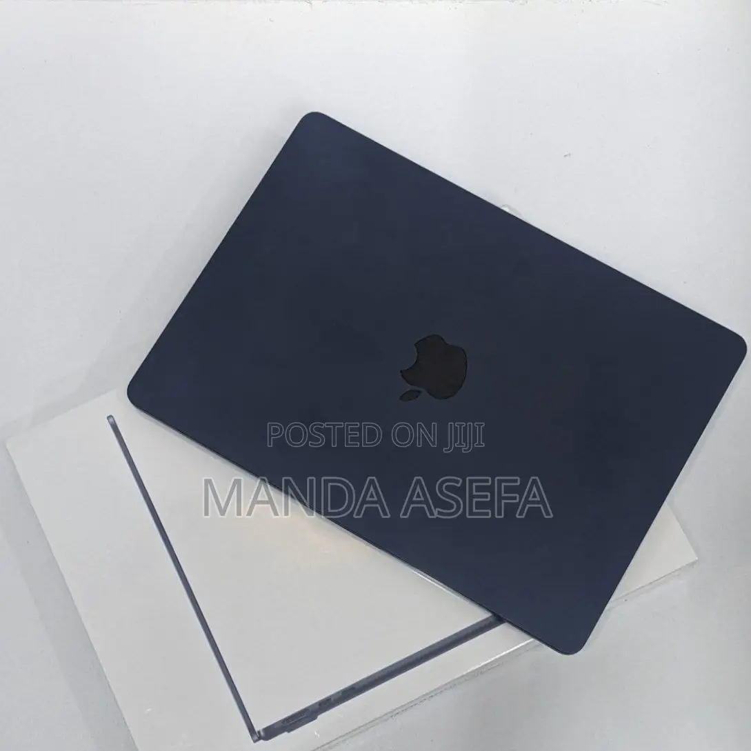 New Laptop Apple MacBook Air 2022 M2 8GB Apple M2 SSD 256GB