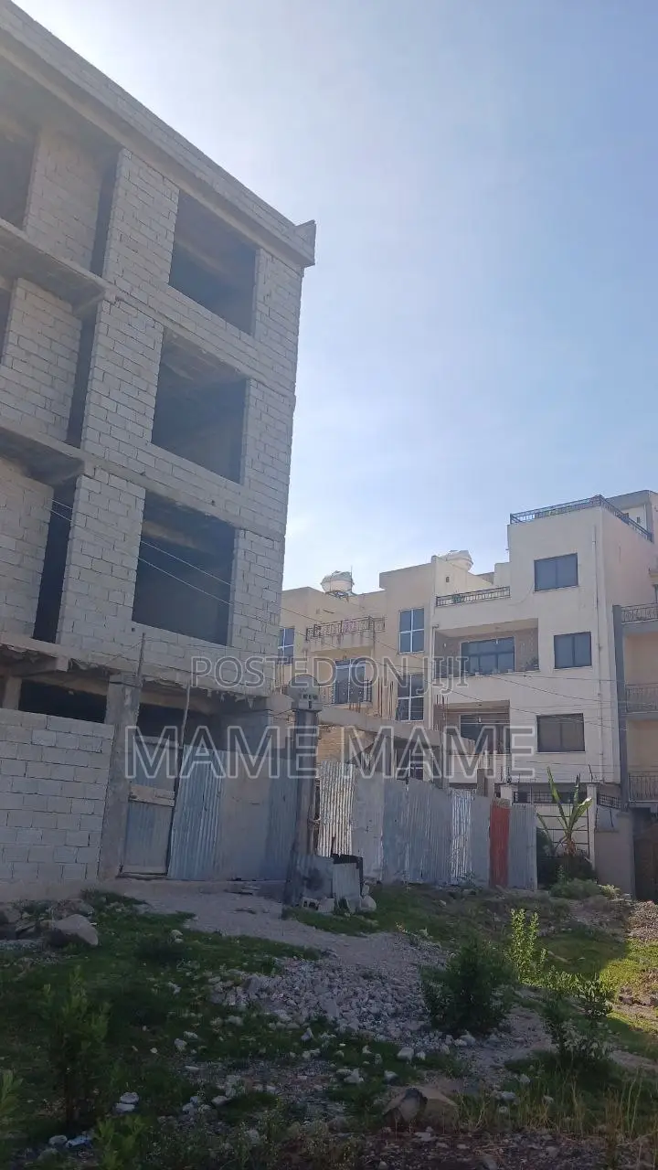 5bdrm House in Addis Abeba, Bole for sale