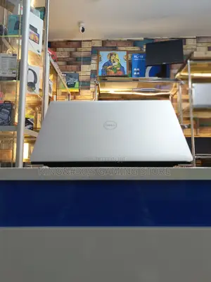 New Laptop Dell Precision 15 5520 16GB Intel Core I7 SSD 512GB
