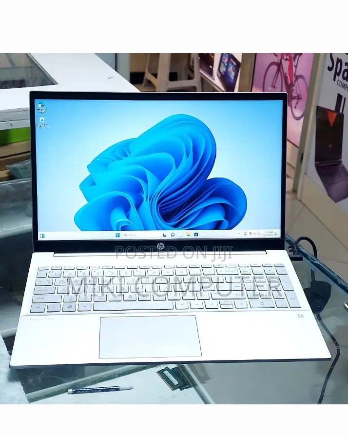 New Laptop HP Pavilion 15 16GB Intel Core I7 SSD 1T