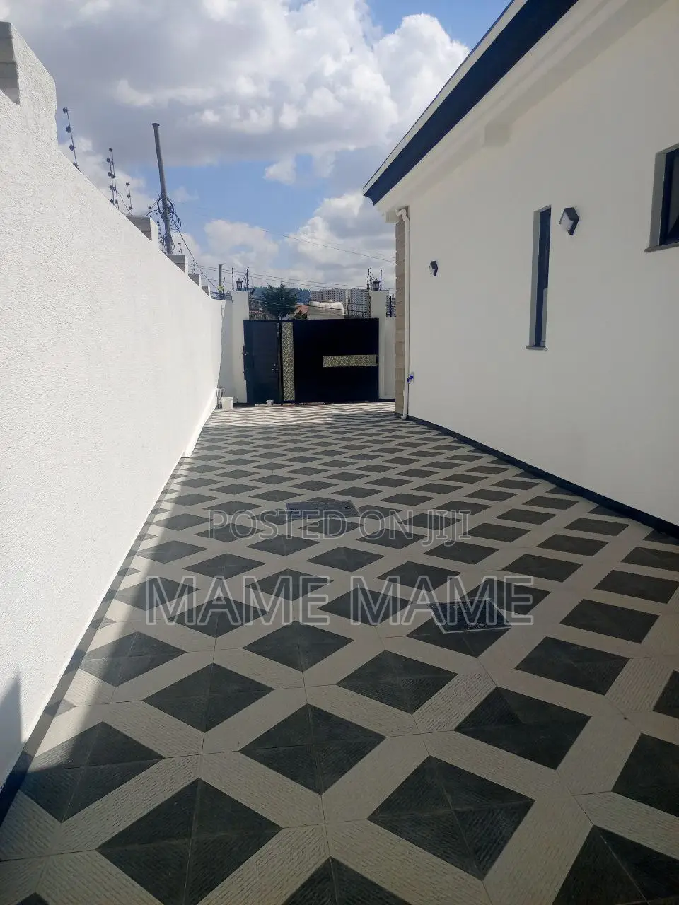 4bdrm Villa in Addis Abeba, Bole for sale