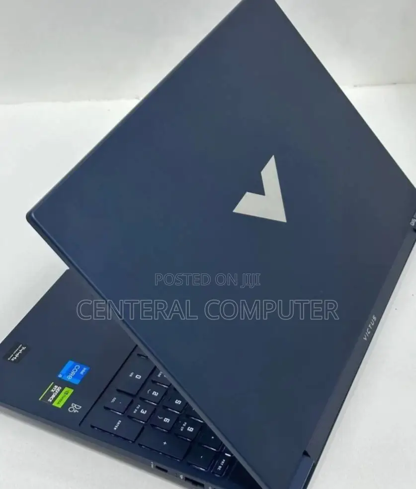 New Laptop HP 14-Dq1025cl 8GB Intel Core I5 SSD 512GB
