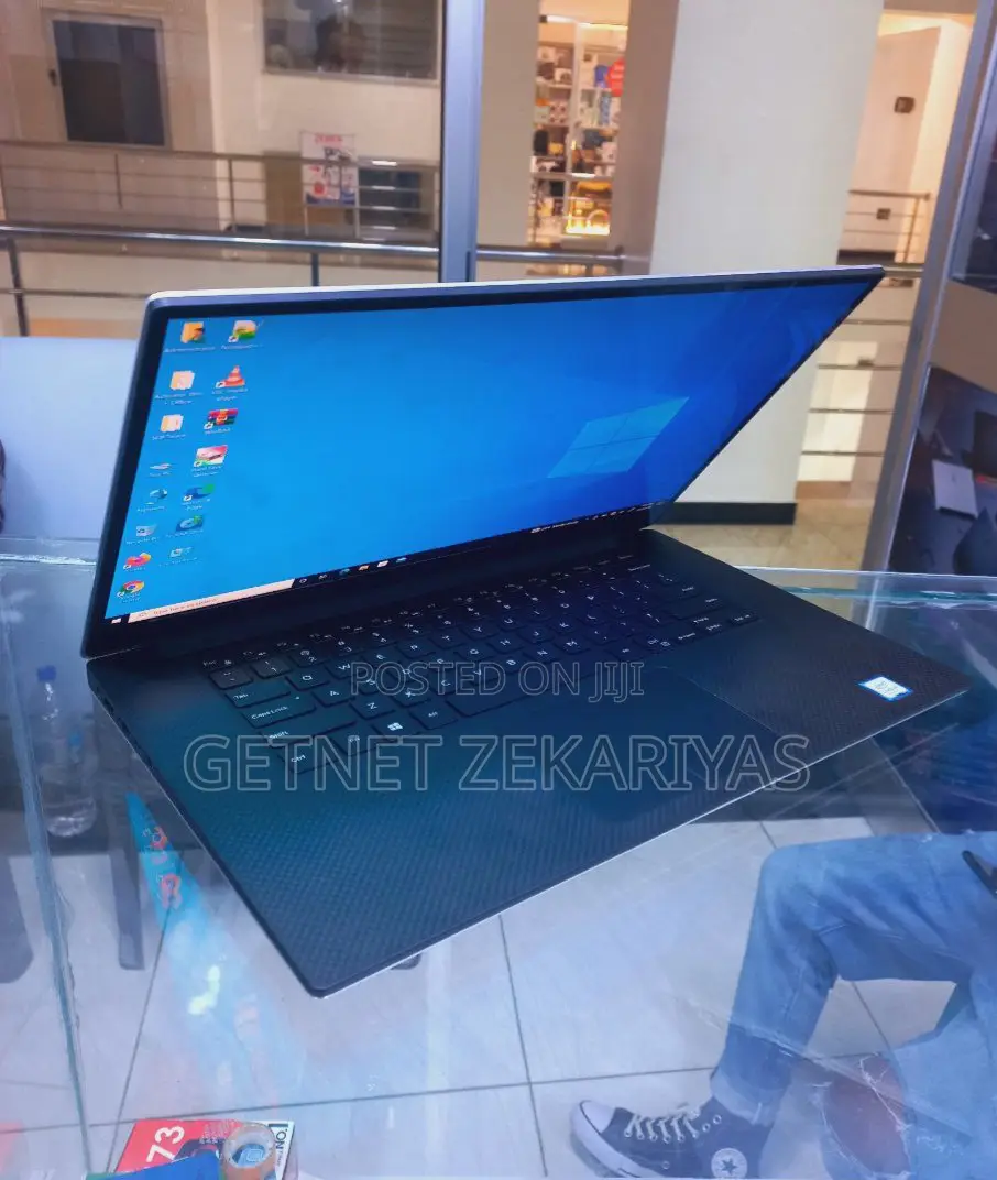 New Laptop Dell Precision 15 5520 32GB Intel Core I9 SSD 512GB