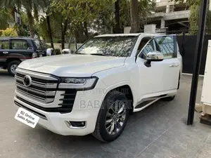 Toyota Land Cruiser 2023 White