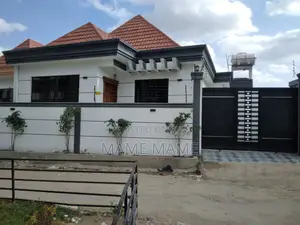 5bdrm Villa in Addis Abeba, Bole for sale