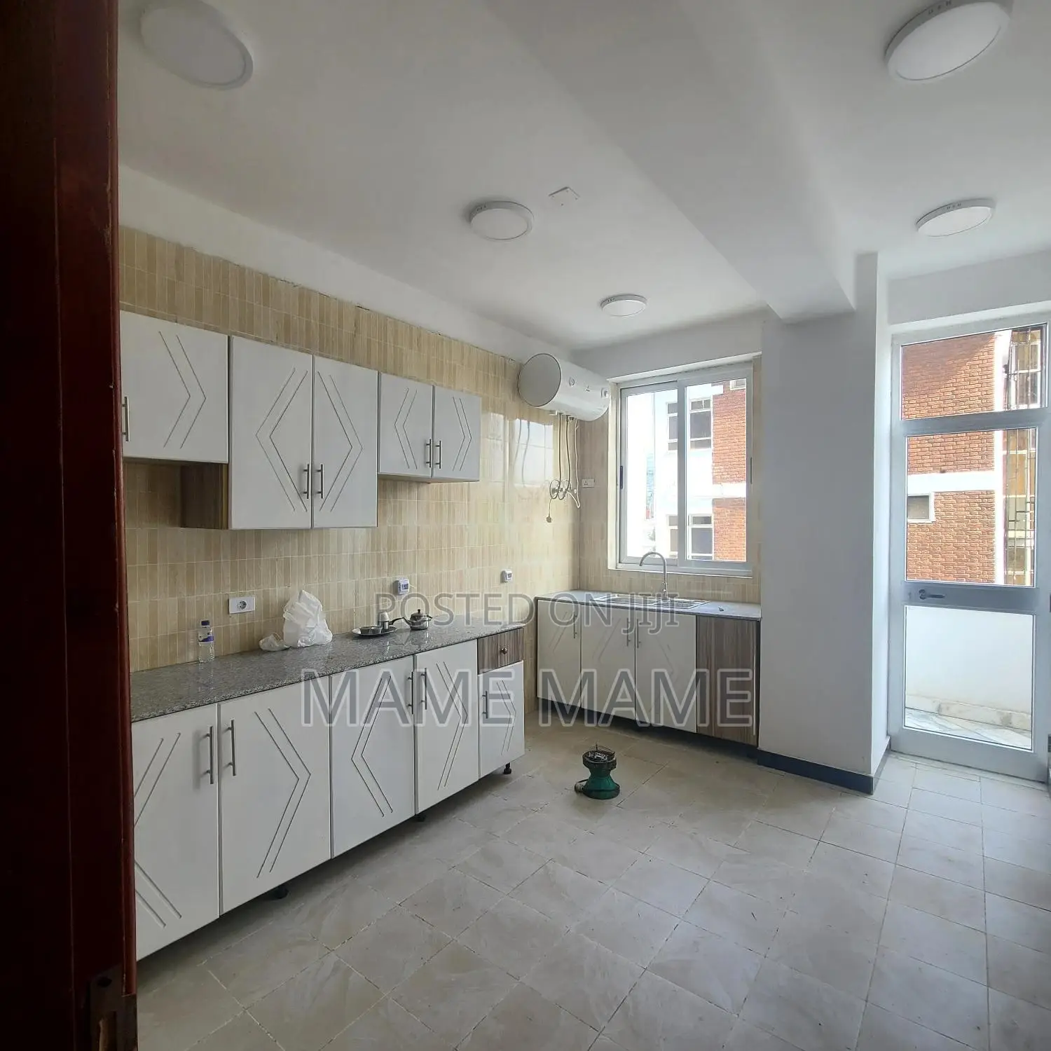 5bdrm Duplex in Addis Abeba, Bole for rent