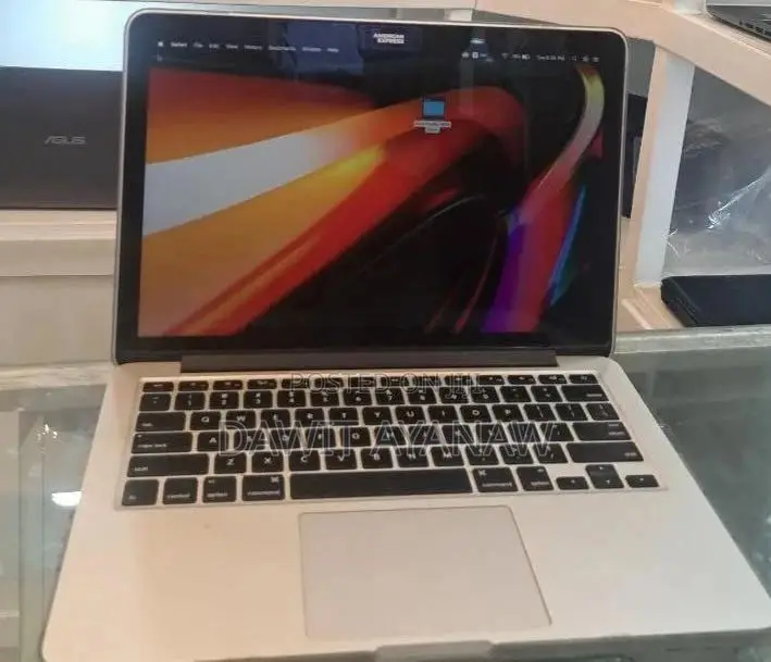 New Laptop Apple MacBook Pro 2013 8GB Intel Core i5 SSD 256GB