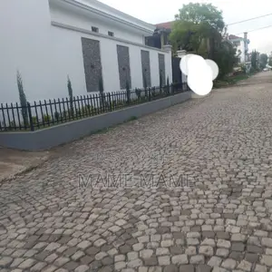 5bdrm House in Addis Abeba, Bole for sale