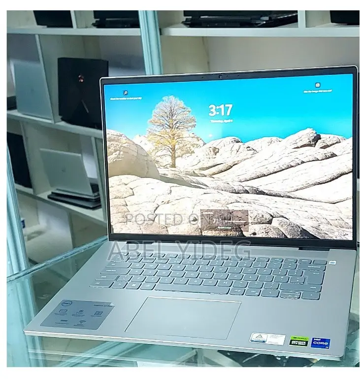 New Laptop Dell Inspiron 16 5620 16GB Intel Core I7 SSD 1T