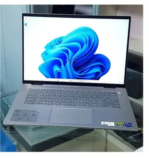 New Laptop Dell Inspiron 16 5620 16GB Intel Core I7 SSD 1T