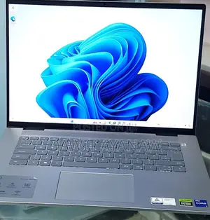 New Laptop Dell Inspiron 13 7386 16GB Intel Core I7 SSD 1T