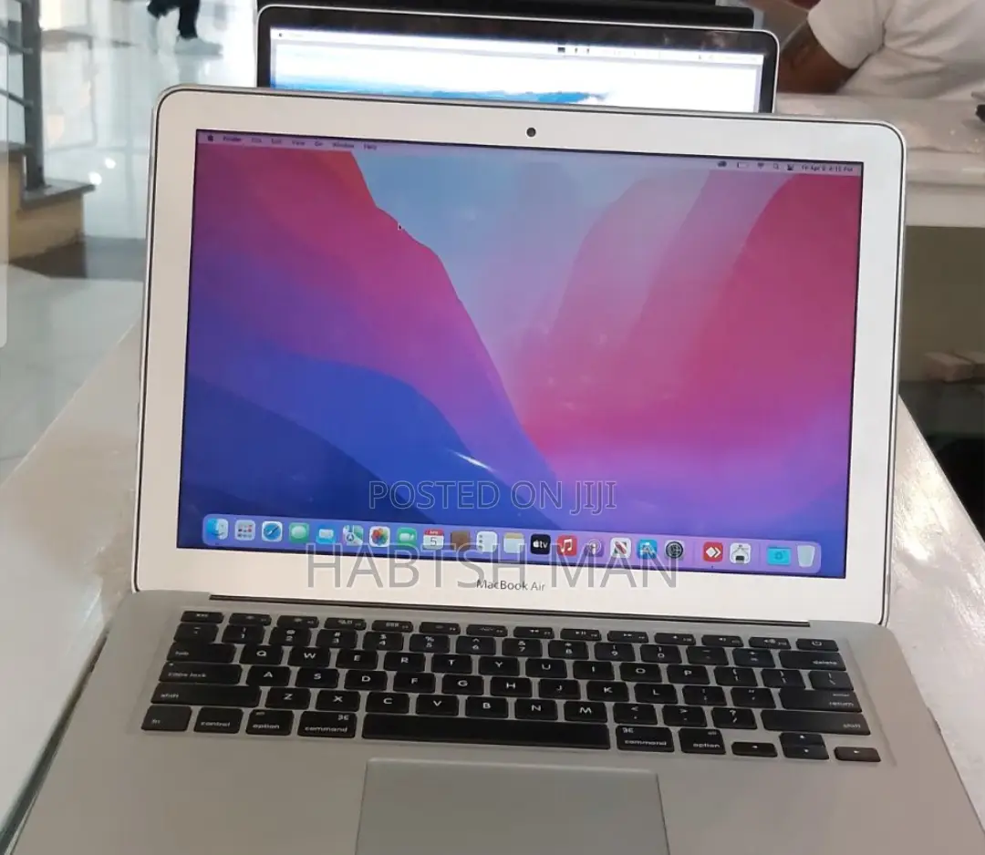 New Laptop Apple MacBook Air 2015 4GB Intel Core I5 SSD 128GB