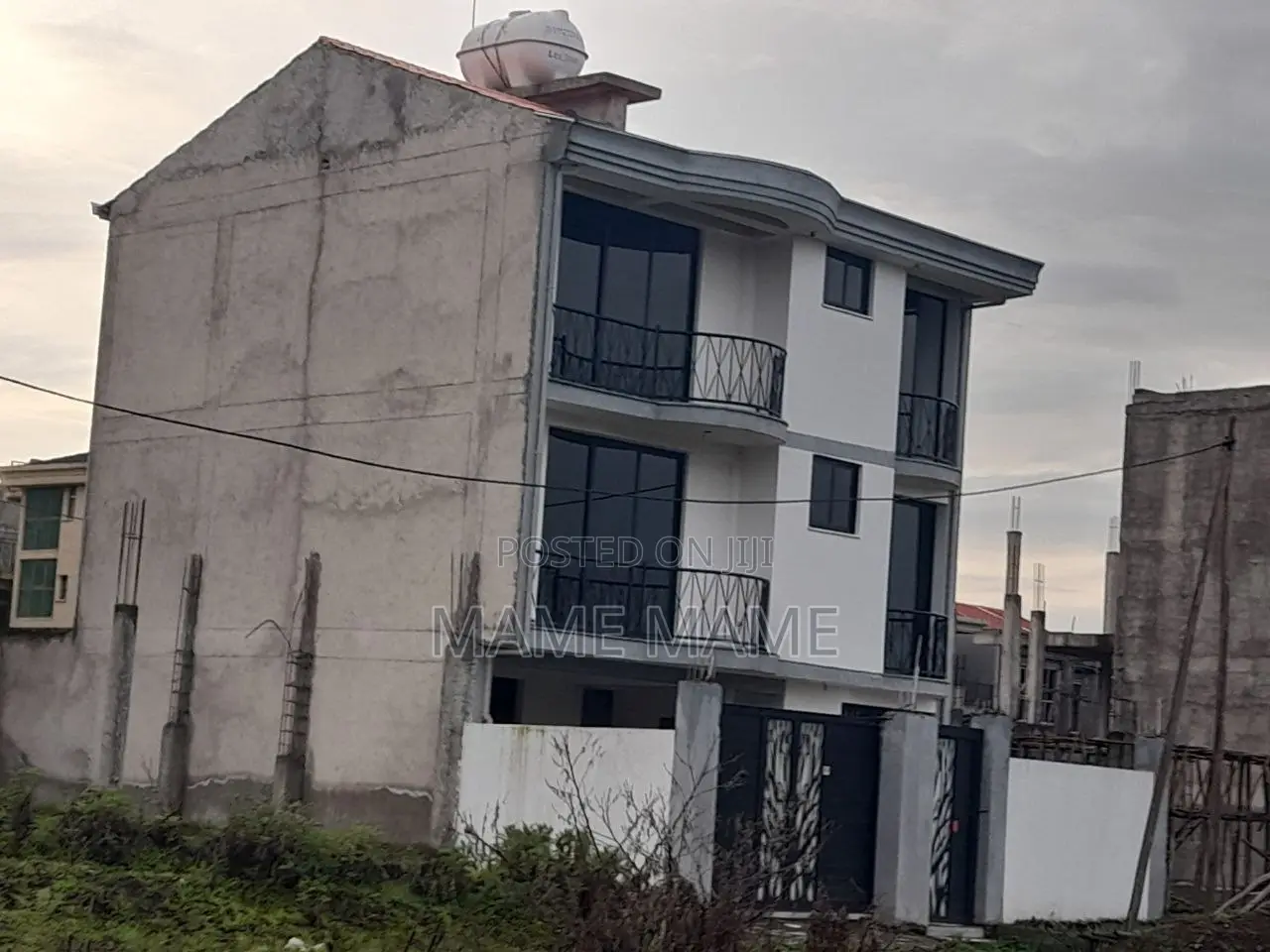 5bdrm House in Addis Abeba, Bole for sale
