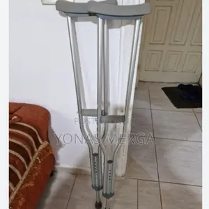 Forearm Crutches /እንዲመቾ ቡሽ አለዉ/Auxiliary Crutches¶\ Crutches