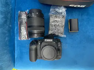 Cannon Eos 90d With 18-135 Lens