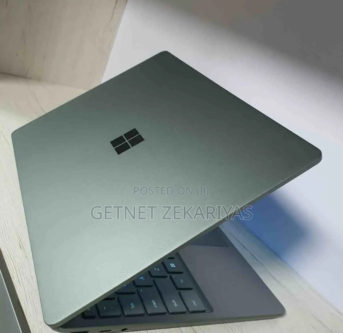 New Laptop Microsoft Surface Pro 8 8GB Intel Core I5 SSD 256GB