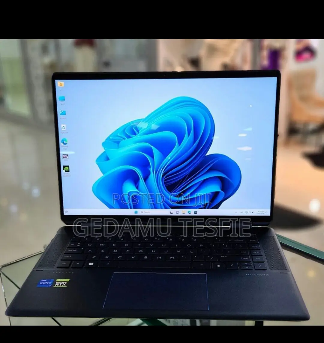 New Laptop HP Spectre X360 16GB Intel Core I7 SSD 512GB