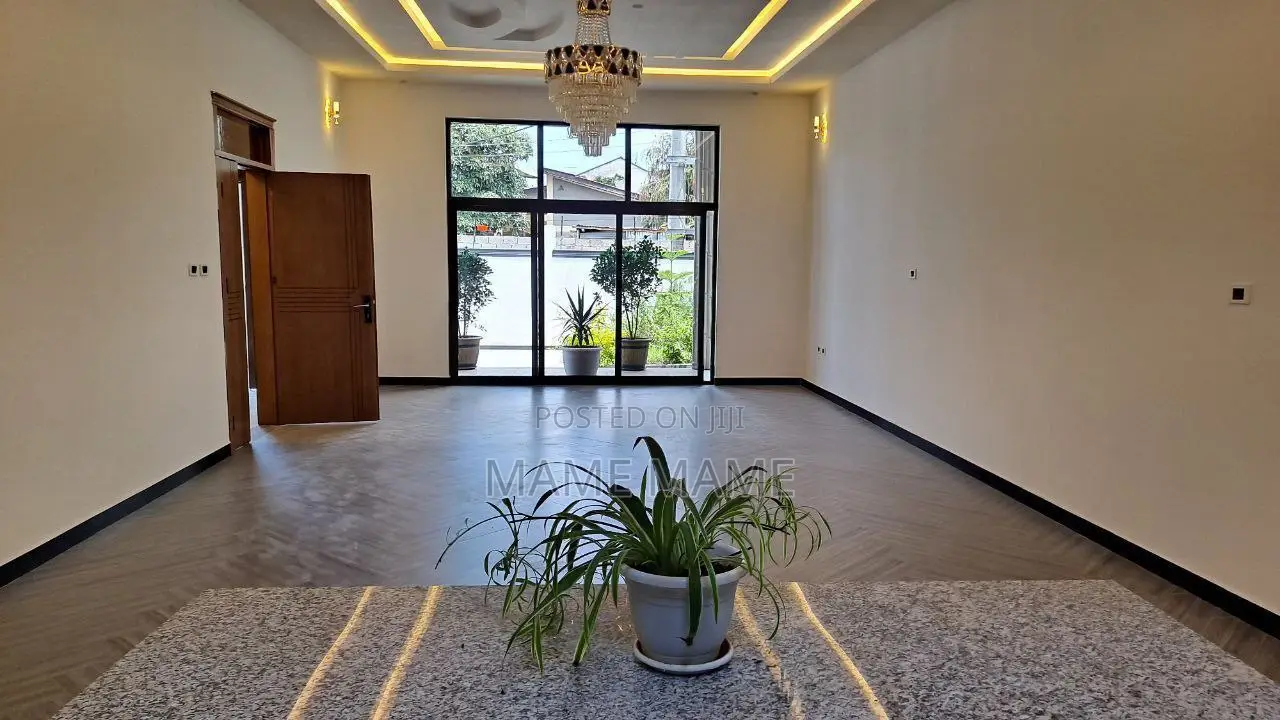 5bdrm Villa in Addis Abeba, Bole for sale