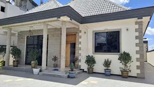 5bdrm Villa in Addis Abeba, Bole for sale