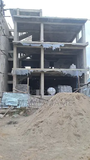 5bdrm House in Addis Abeba, Bole for sale
