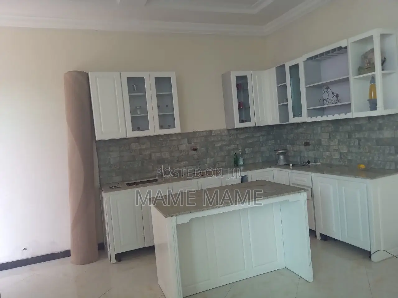 5bdrm Villa in Addis Abeba, Bole for sale