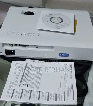 New SONY VPL-Dx102 Projector