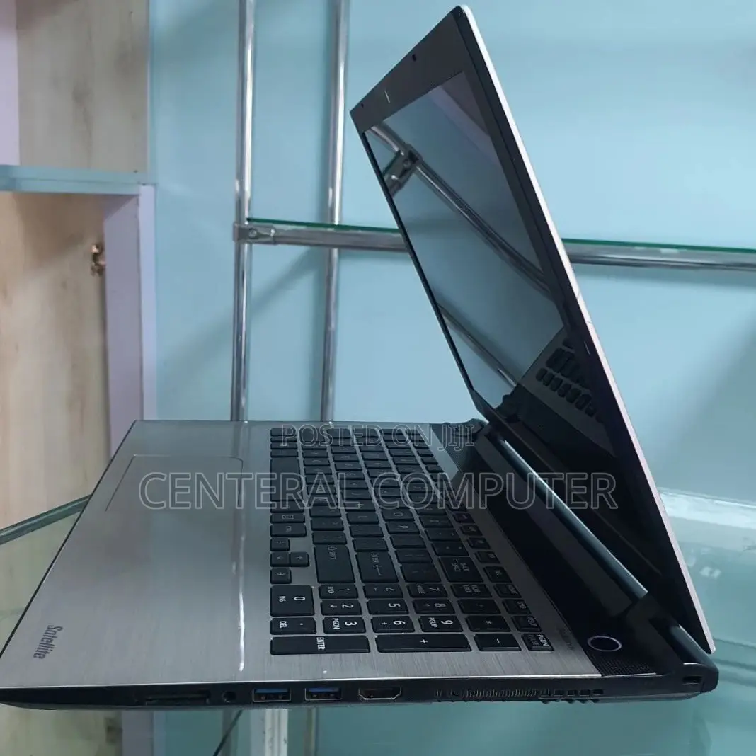 New Laptop Toshiba Satellite C850 8GB Intel Core i5 HDD 1T