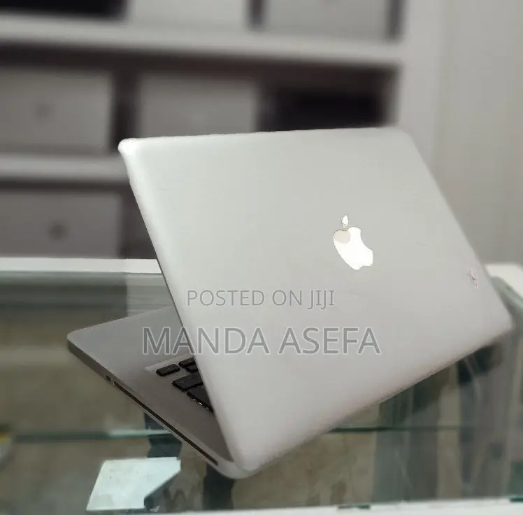 New Laptop Apple MacBook Pro 2010 4GB Intel Core 2 Quad HDD 320GB