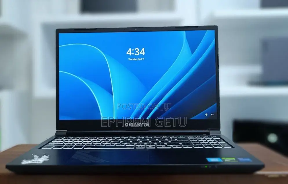 New Laptop Gigabyte AERO 15 16GB Intel Core I7 SSD 512GB